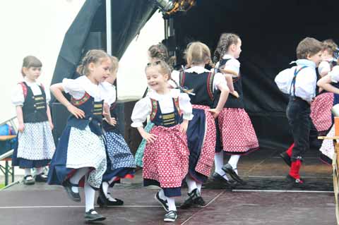 Thüringer Folklore Ensemble Erfurt zum 17. Familienfrühlingsfest - Citadelle Erfurt - Petersberg