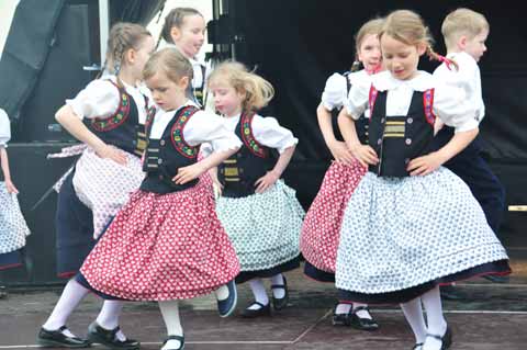 Thüringer Folklore Ensemble Erfurt zum 17. Familienfrühlingsfest - Citadelle Erfurt - Petersberg