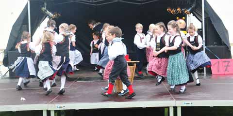 Thüringer Folklore Ensemble Erfurt zum 17. Familienfrühlingsfest - Citadelle Erfurt - Petersberg