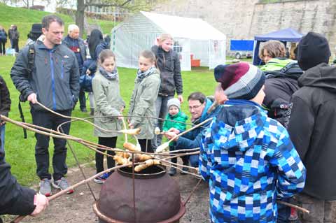 Knüppelbrot - 17. Familienfrühlingsfest